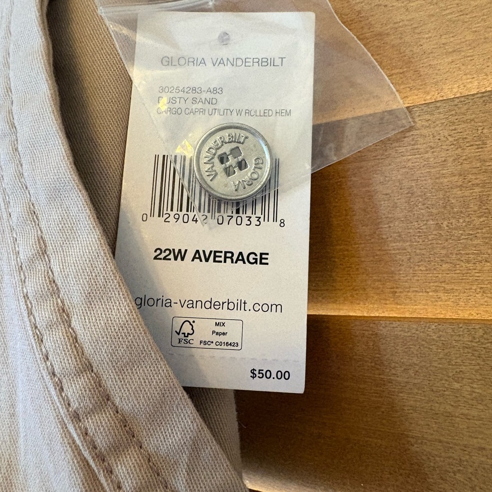 Gloria Vanderbilt NWT Dusty Sand Cargo Capri Utility Rolled Hem - Picture 3 of 9